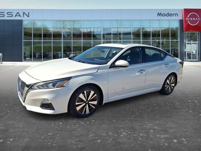 Used 2022 Nissan Altima 2.5 SV w/ SV Premium Package