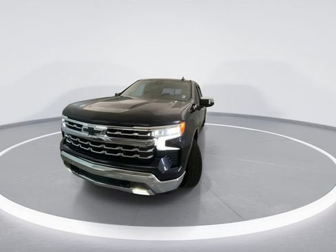 Used 2024 Chevrolet Silverado 1500 LTZ AWD/4WD image 2