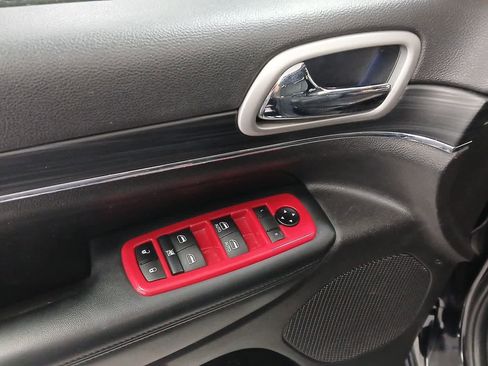 Used 2020 Jeep Grand Cherokee Limited image 7