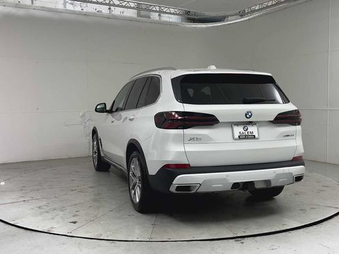 Used 2024 BMW X5 xDrive40i w/ Premium Package AWD/4WD image 3