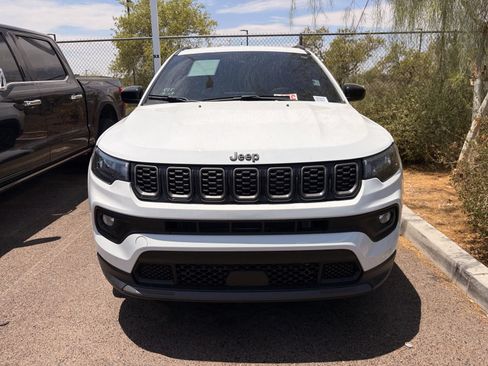 Used 2025 Jeep Compass Latitude w/ Altitude Special Edition AWD/4WD image 2