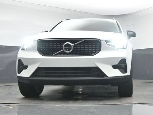 New 2026 Volvo XC40 B5 Plus w/ Climate Package AWD/4WD image 38