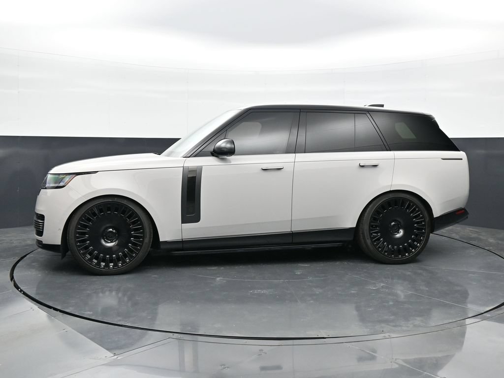 Used 2025 Land Rover Range Rover SV AWD/4WD image 6