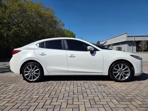 Used 2018 MAZDA MAZDA3 Touring image 12