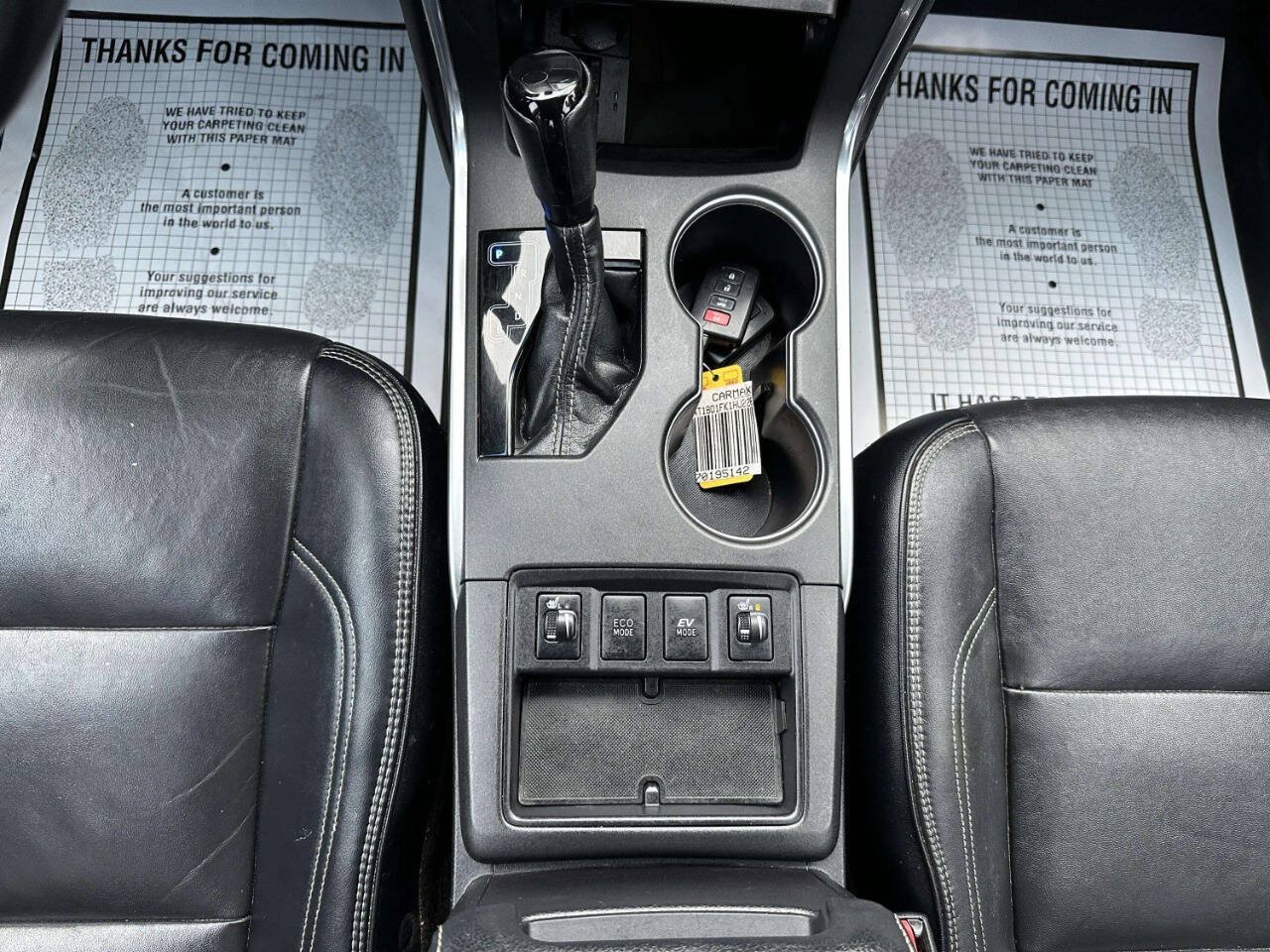 Used 2017 Toyota Camry XLE w/ Moonroof Package FWD image 19