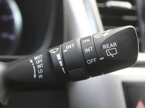 Used 2019 Toyota Highlander LE FWD image 31