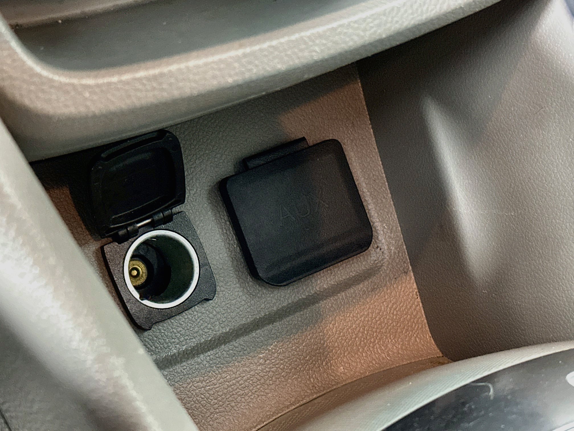 Used 2015 Buick Encore Convenience FWD image 25