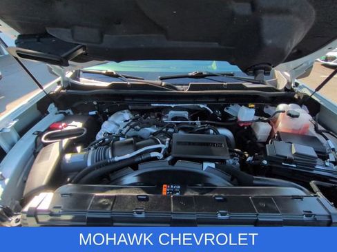 Used 2024 Chevrolet Silverado 2500 ZR2 w/ Technology Package AWD/4WD image 32