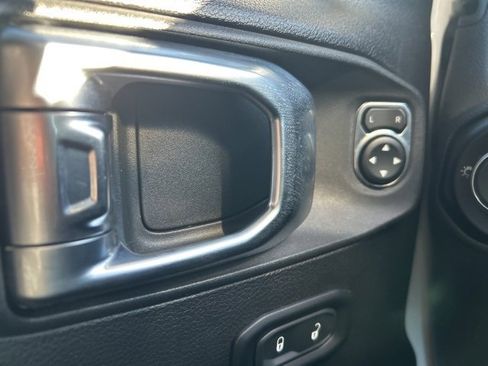 Used 2022 Jeep Wrangler Unlimited Sport w/ Sun And Sound Package image 18