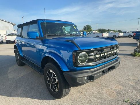 Used 2023 Ford Bronco Outer Banks AWD/4WD image 2
