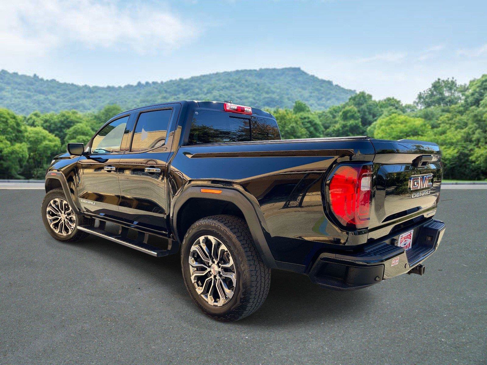 Used 2023 GMC Canyon Denali AWD/4WD image 5