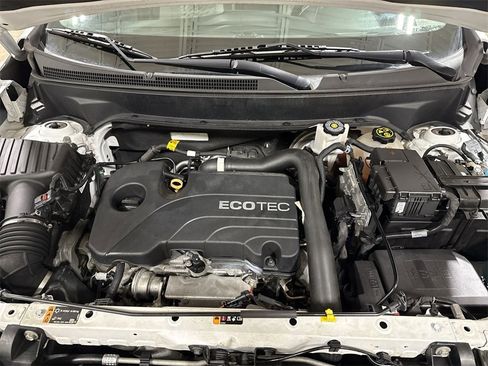 Used 2020 Chevrolet Equinox LS image 24