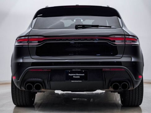 Certified 2025 Porsche Macan image 11