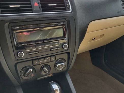 Used 2012 Volkswagen Jetta SE image 19