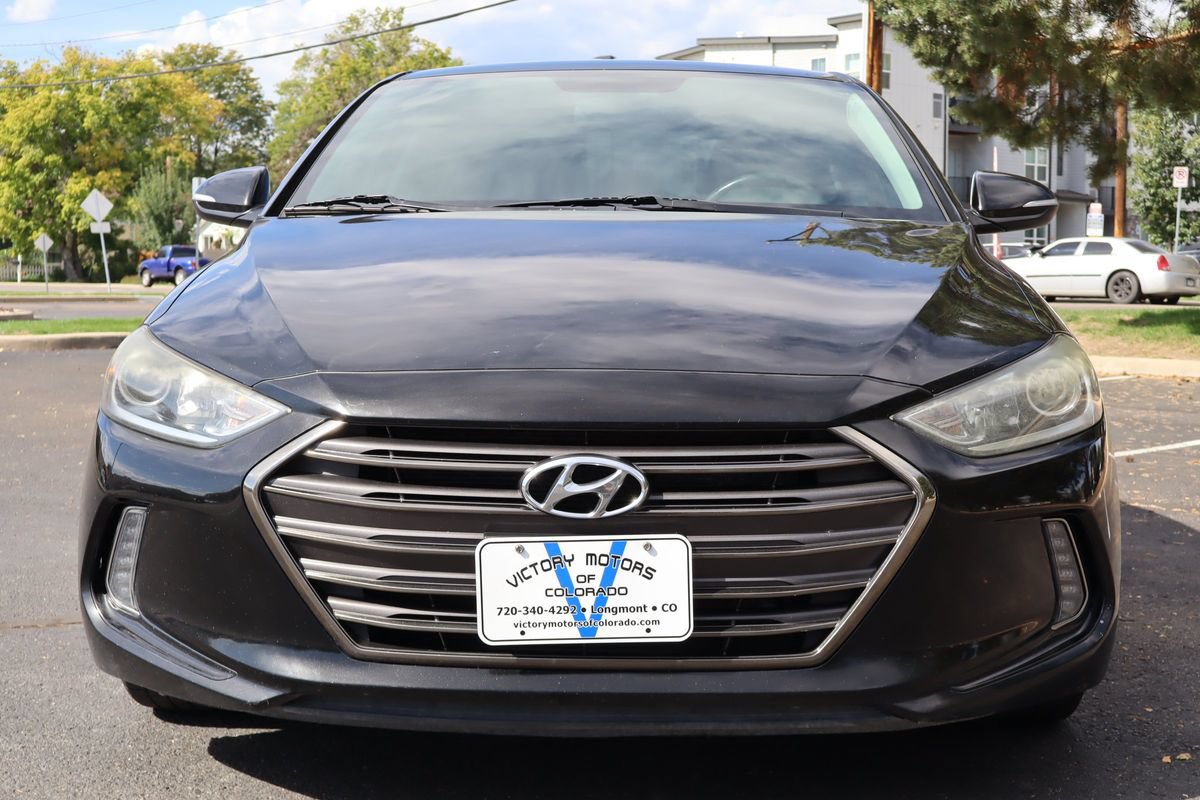 Used 2017 Hyundai Elantra Limited w/ Limited Tech Package 04 FWD image 13