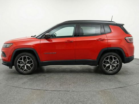 Used 2025 Jeep Compass Limited AWD/4WD image 5