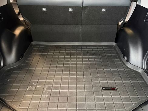 Used 2014 Toyota RAV4 Limited w/ Technology Package image 24