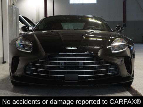 Used 2025 Aston Martin V8 Vantage Coupe image 2