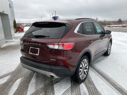 Used 2021 Ford Escape Titanium AWD/4WD image 5