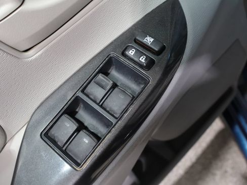 Used 2011 Toyota Sienna LE FWD image 13