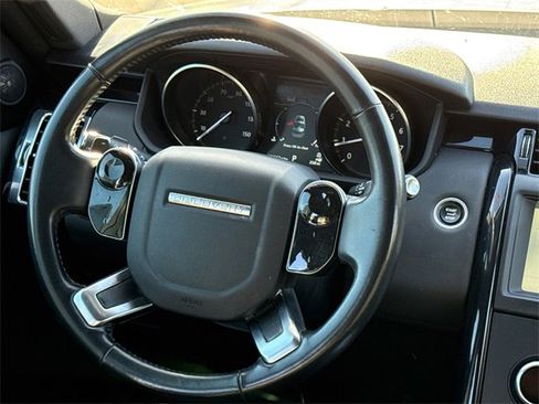 Used 2019 Land Rover Discovery SE image 13