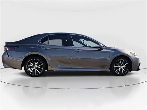 Certified 2024 Toyota Camry SE image 4