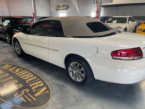 Used 2006 Chrysler Sebring Limited w/ Luxury Group FWD image 16