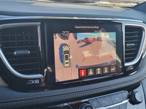 New 2026 Chrysler Pacifica Pinnacle image 17