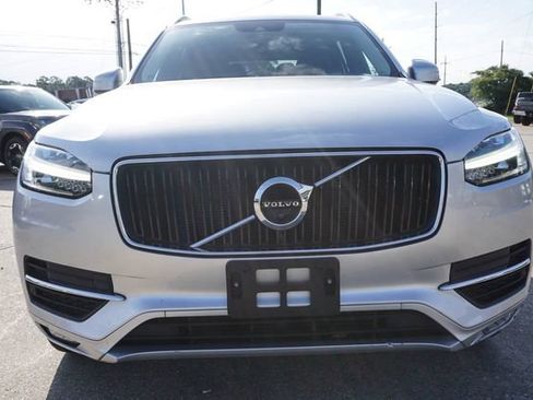 Used 2018 Volvo XC90 T5 Momentum w/ Convenience Package FWD image 12