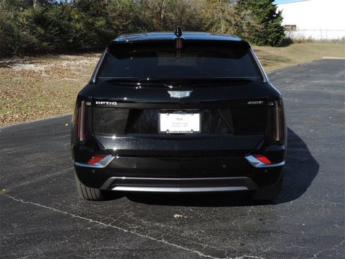 New 2026 Cadillac Optiq Luxury 2 image 6