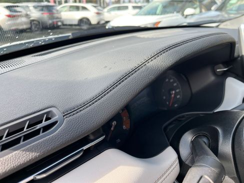 Used 2025 Jeep Compass Limited image 35