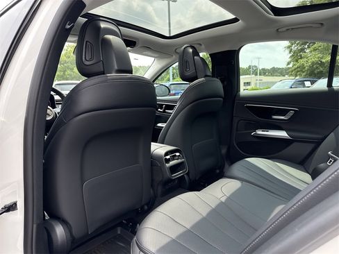 Used 2025 Mercedes-Benz E 350 4MATIC Sedan image 13