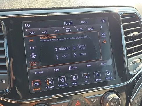 Used 2020 Jeep Grand Cherokee Overland AWD/4WD image 27