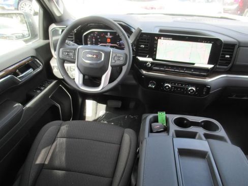 Used 2024 GMC Sierra 1500 Elevation image 12