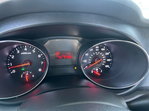 Used 2017 Kia Sedona L FWD image 20