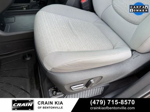 Used 2025 Toyota Sienna LE image 24