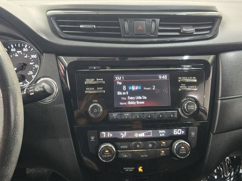 Used 2017 Nissan Rogue SV FWD image 23