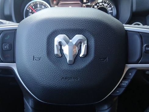 Used 2023 RAM 1500 Big Horn AWD/4WD image 5