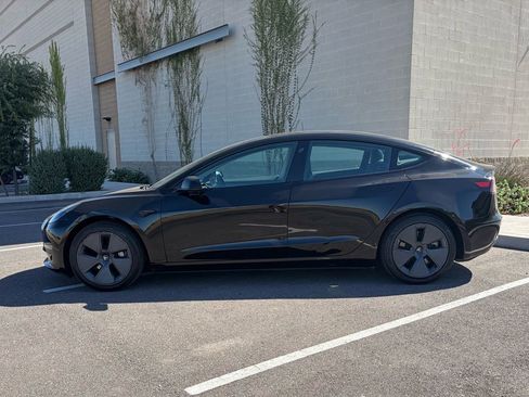 Used 2023 Tesla Model 3 Standard Range RWD image 5
