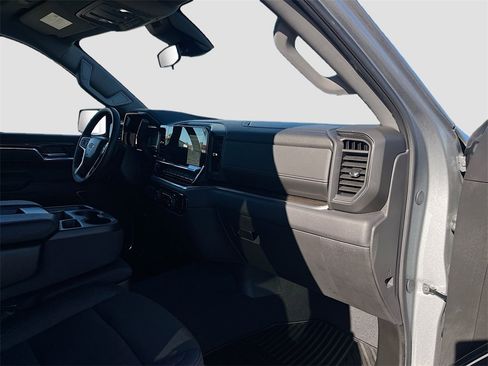 Used 2025 Chevrolet Silverado 1500 LT image 29