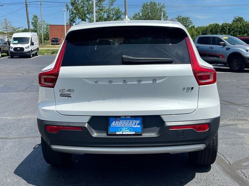 Used 2021 Volvo XC40 T5 Momentum AWD/4WD image 6