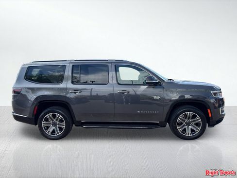 Used 2022 Jeep Wagoneer Series III AWD/4WD image 7