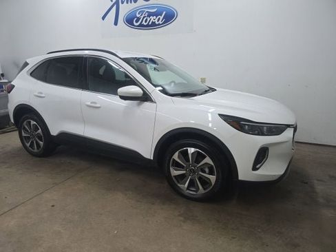 Used 2023 Ford Escape Platinum AWD/4WD image 1