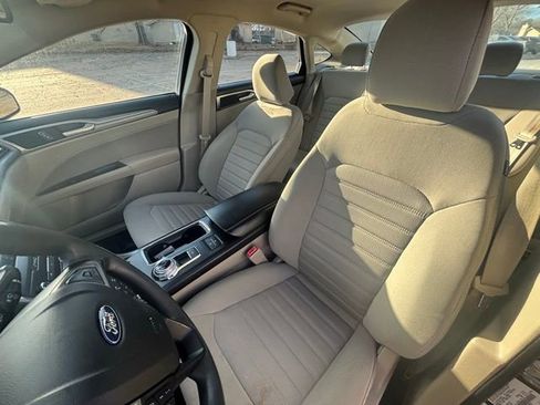 Used 2020 Ford Fusion SE image 6