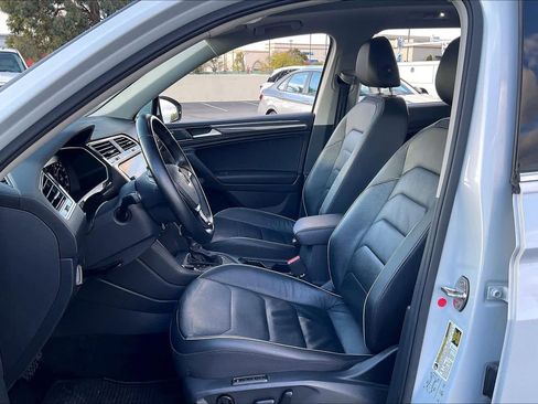 Used 2019 Volkswagen Tiguan SEL Premium w/ 3rd Row Seat Package image 26
