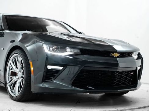 Used 2018 Chevrolet Camaro SS image 16