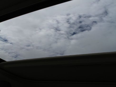 Used 2022 Toyota RAV4 XLE Premium image 19