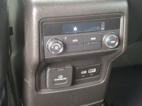 Used 2023 GMC Acadia SLE w/ Driver Convenience Package image 11