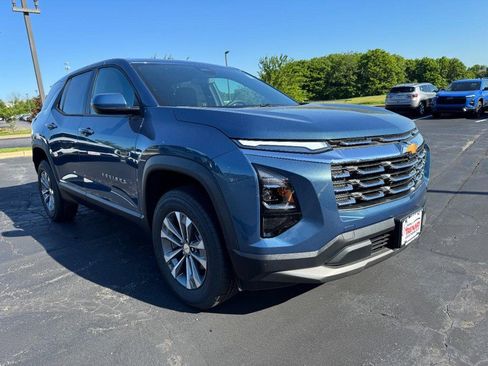 New 2026 Chevrolet Equinox LT FWD image 2