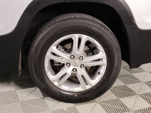 Used 2022 GMC Terrain SLE w/ Driver Convenience Package image 18